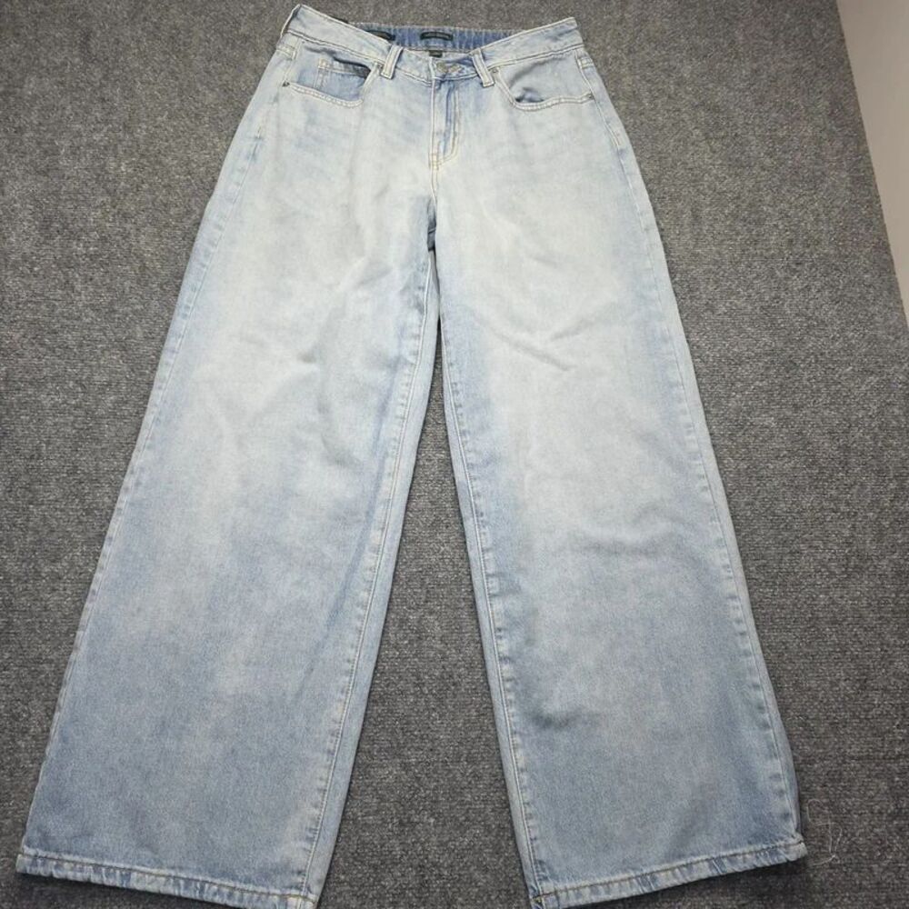 Women’s Low-Rise Baggy Jeans Light Wash Size 8 31” Inseam